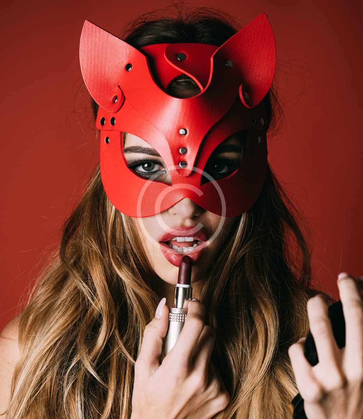 Red devil eye mask - Image 2